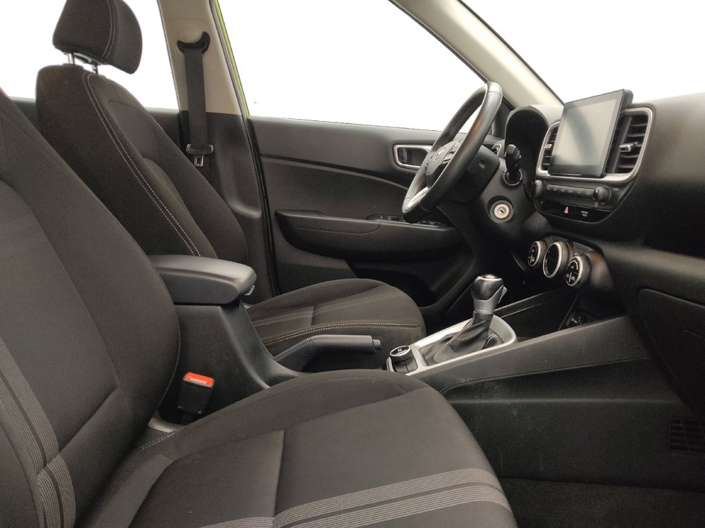 Used 2021 Hyundai Venue SEL image 21