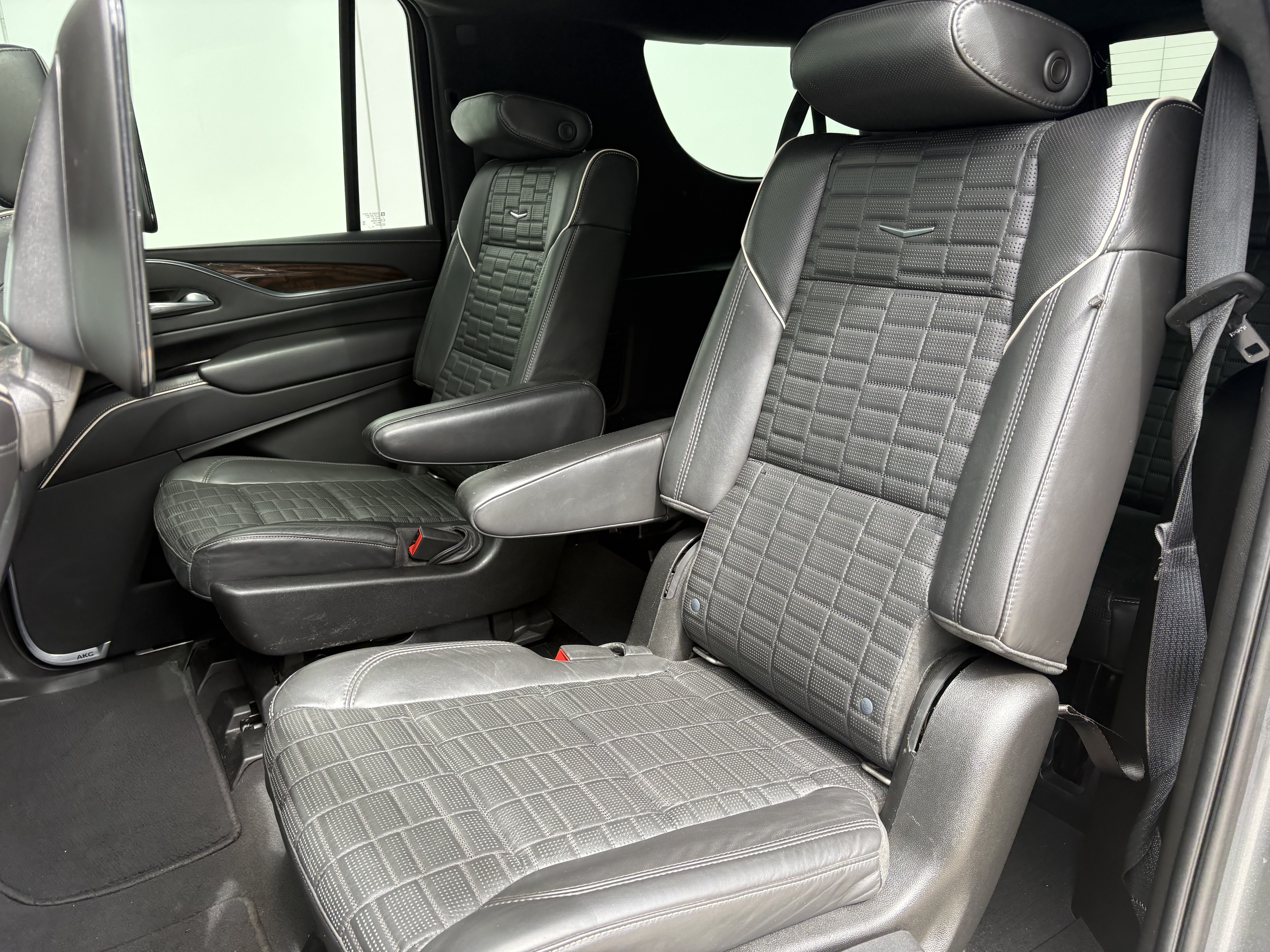 Used 2021 Cadillac Escalade ESV Sport Platinum AWD/4WD image 12