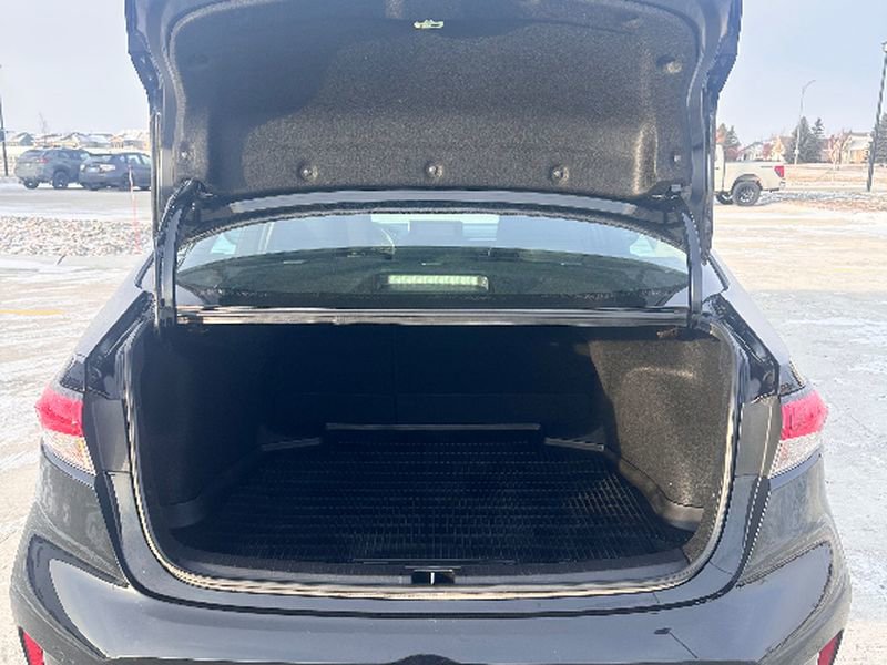 Used 2024 Toyota Corolla LE image 7