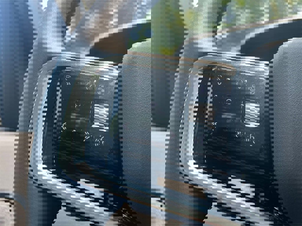 New 2025 Land Rover Discovery Sport S image 16