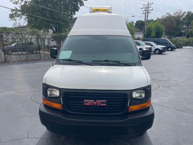 Used 2017 GMC Savana 3500 Extended RWD image 1