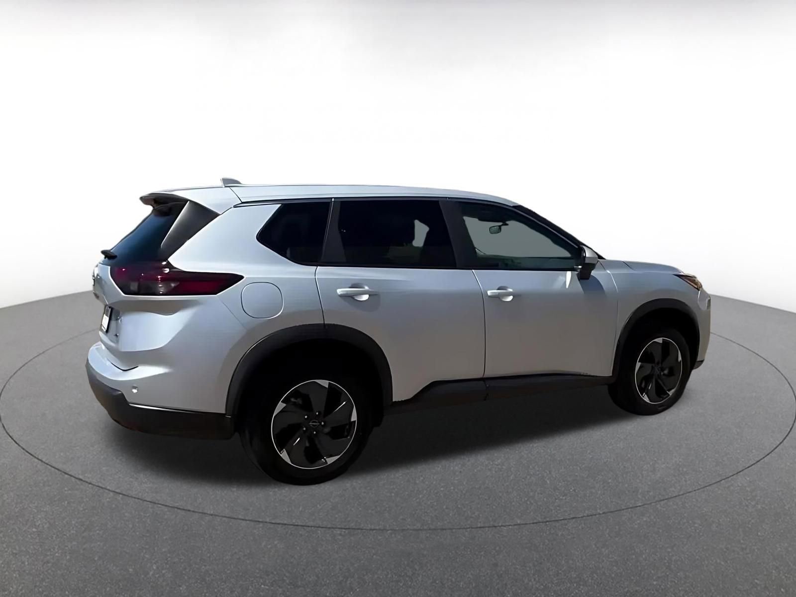 Used 2025 Nissan Rogue SV AWD/4WD image 14