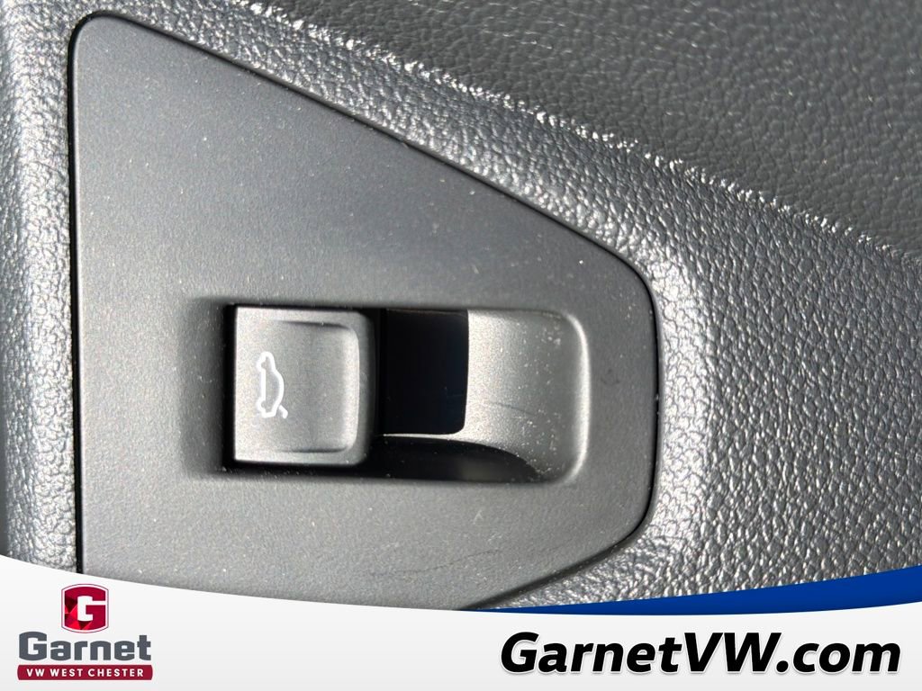 Used 2025 Volkswagen Jetta SEL image 37