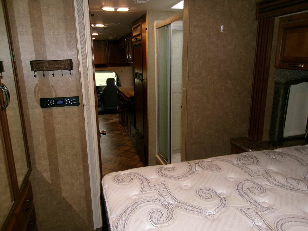 Used 2014 Ford E-450 and Econoline 450 Super Duty w/ Motorhome Prep Package RWD image 22