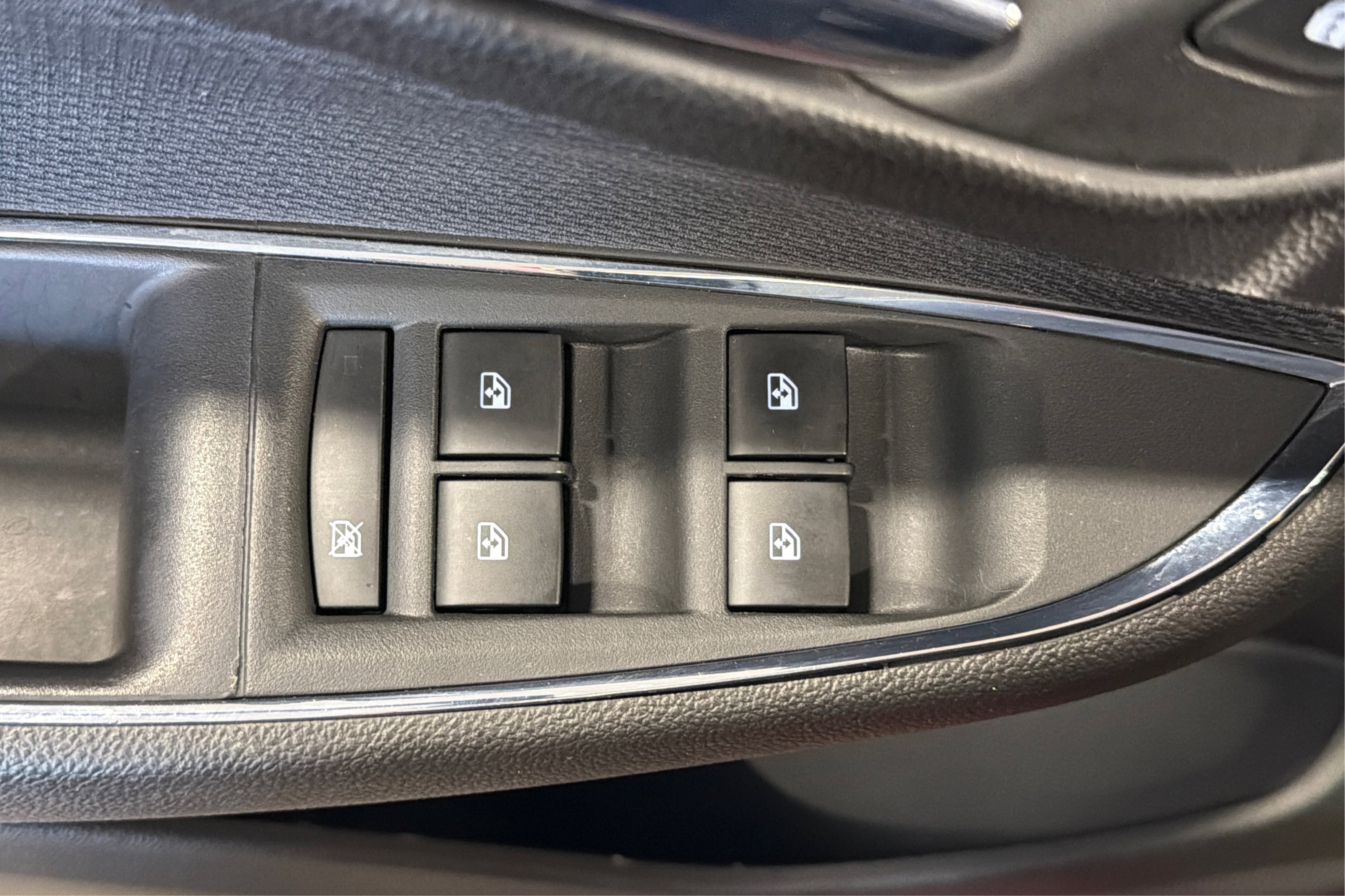 Used 2018 Chevrolet Cruze LT w/ Convenience Package FWD image 16