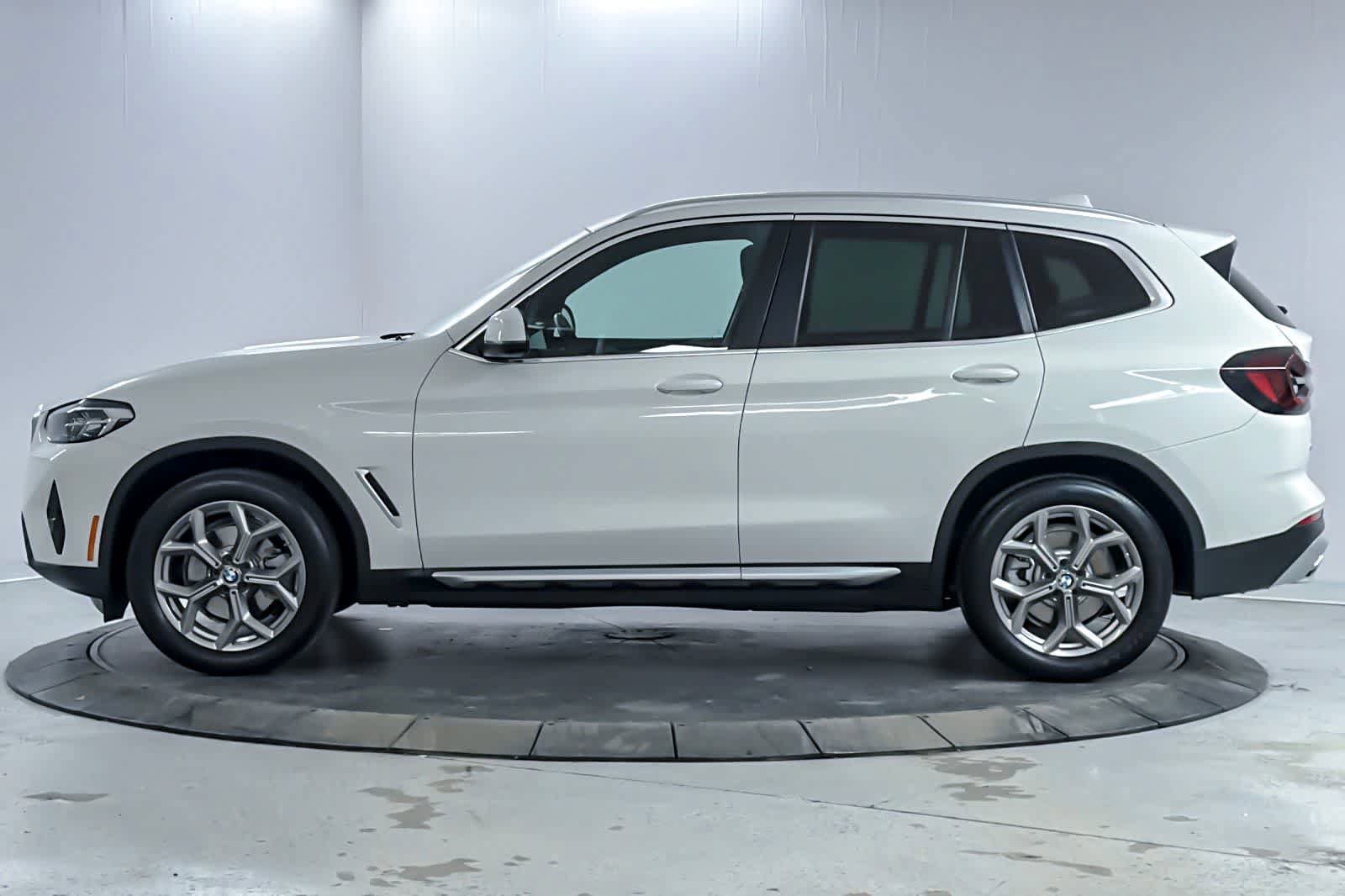 Used 2023 BMW X3 xDrive30i w/ Convenience Package AWD/4WD image 5