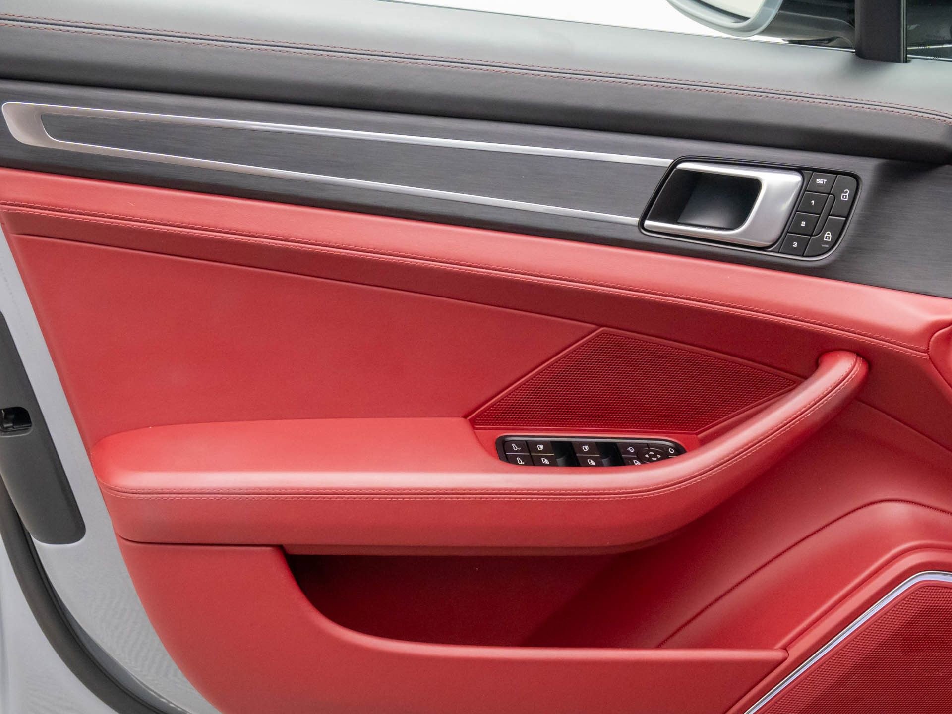 Certified 2022 Porsche Panamera 4 Platinum Edition image 14