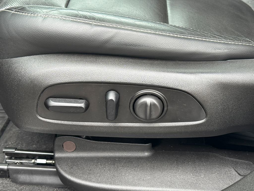 Used 2017 GMC Acadia SLT image 18