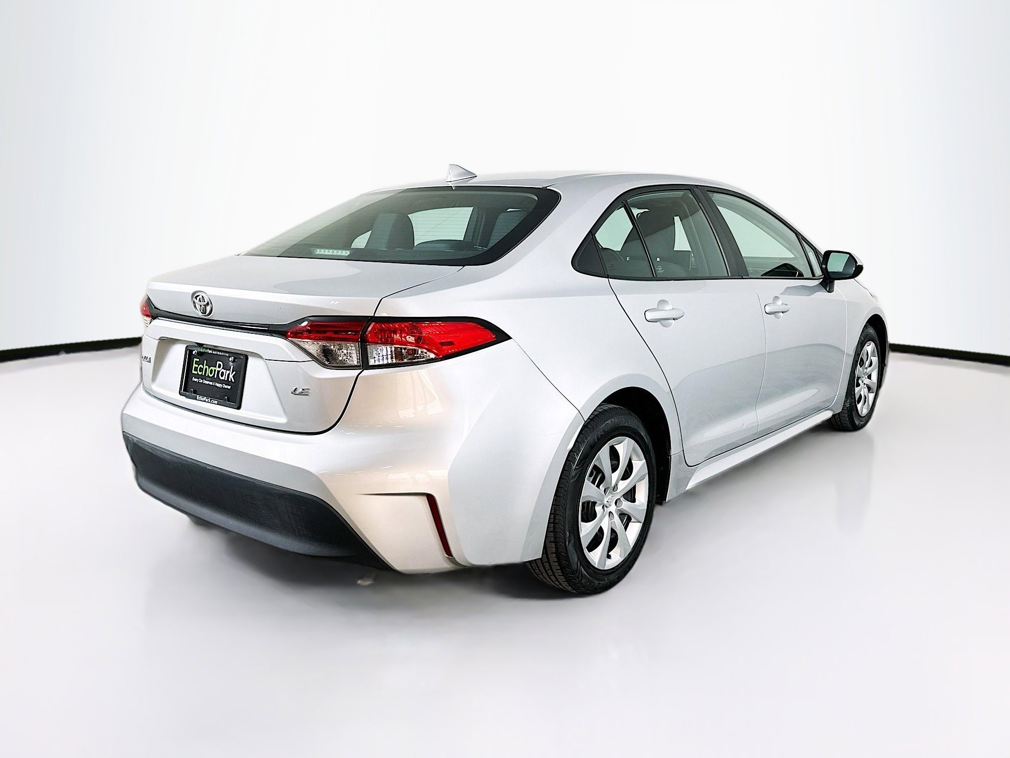 Used 2023 Toyota Corolla LE image 9