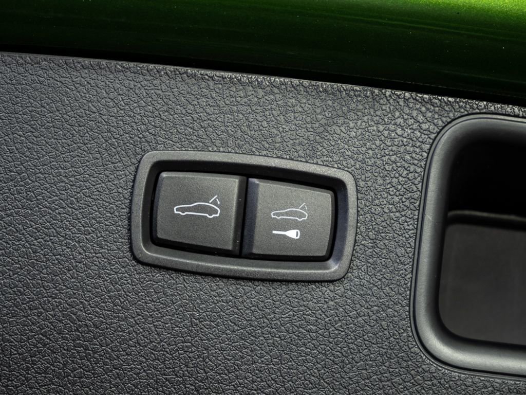 Used 2019 Porsche Macan AWD/4WD image 31