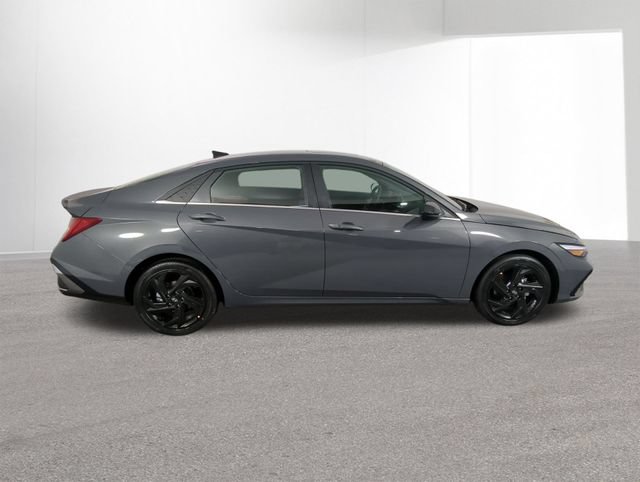 New 2026 Hyundai Elantra SEL Sport Premium FWD image 38