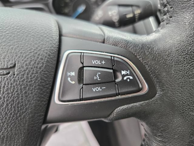 Used 2017 Ford Focus Titanium FWD image 33