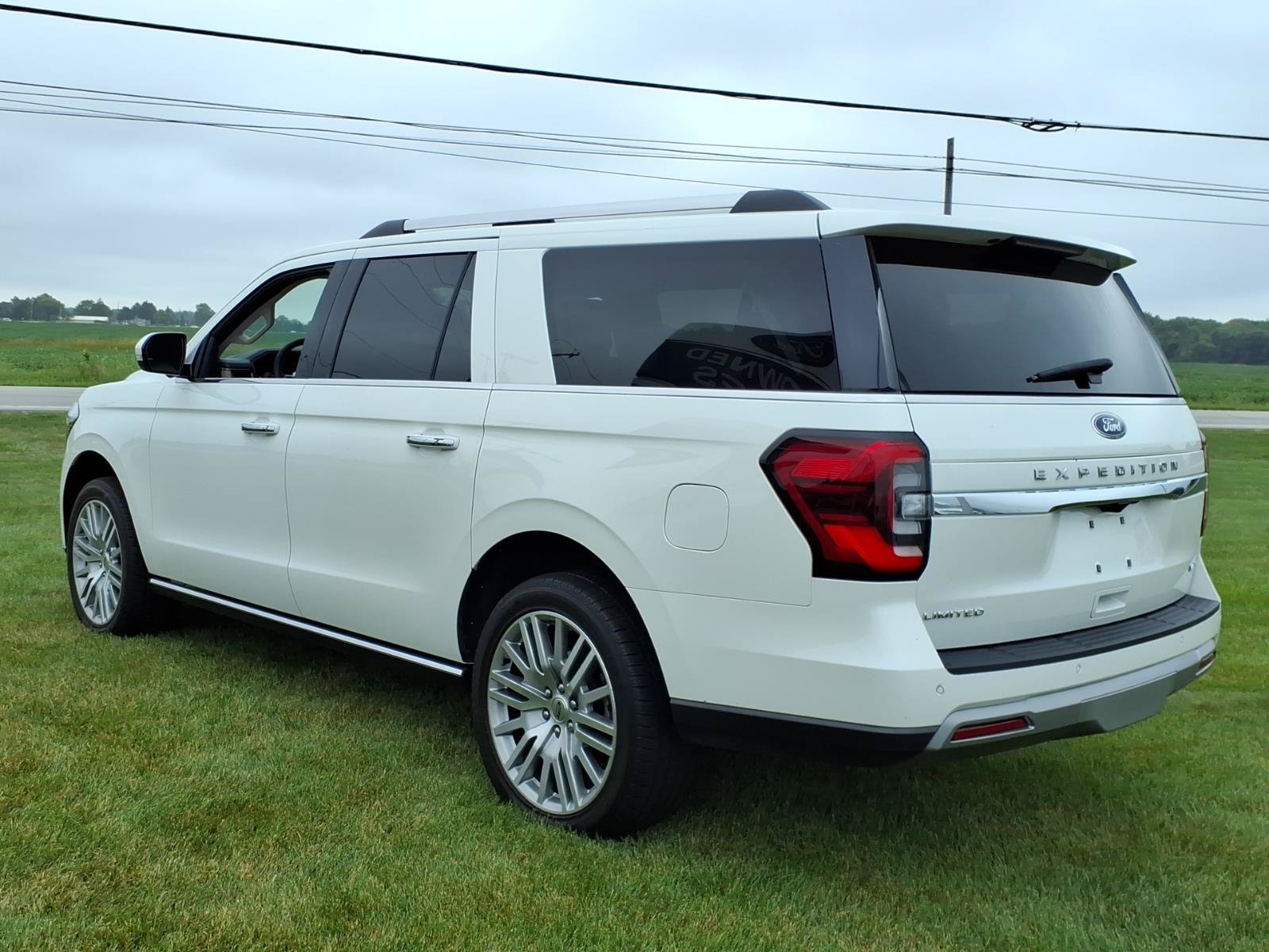 Used 2024 Ford Expedition Max Limited AWD/4WD image 5