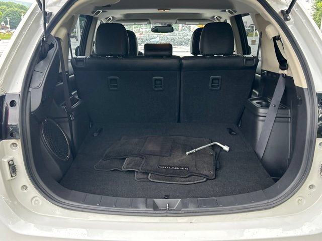 Used 2016 Mitsubishi Outlander GT AWD/4WD image 33