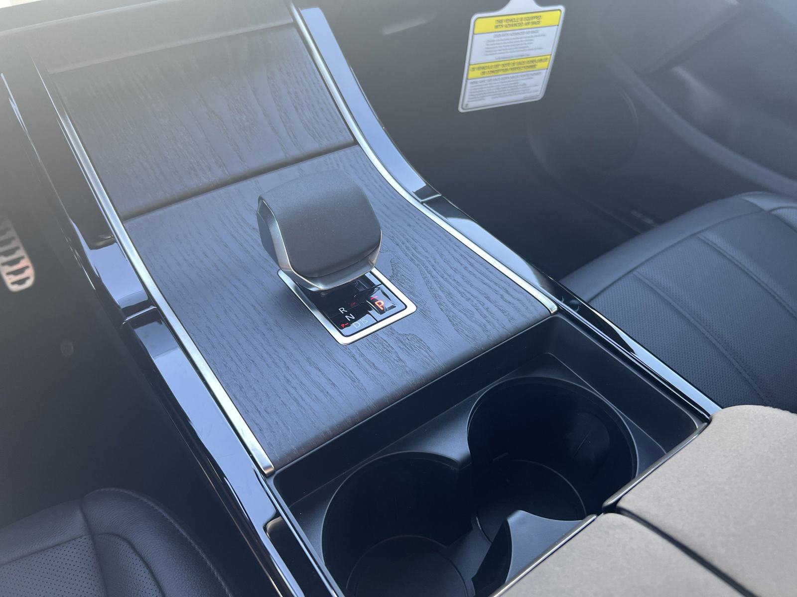 New 2025 Land Rover Range Rover Evoque Dynamic SE image 14