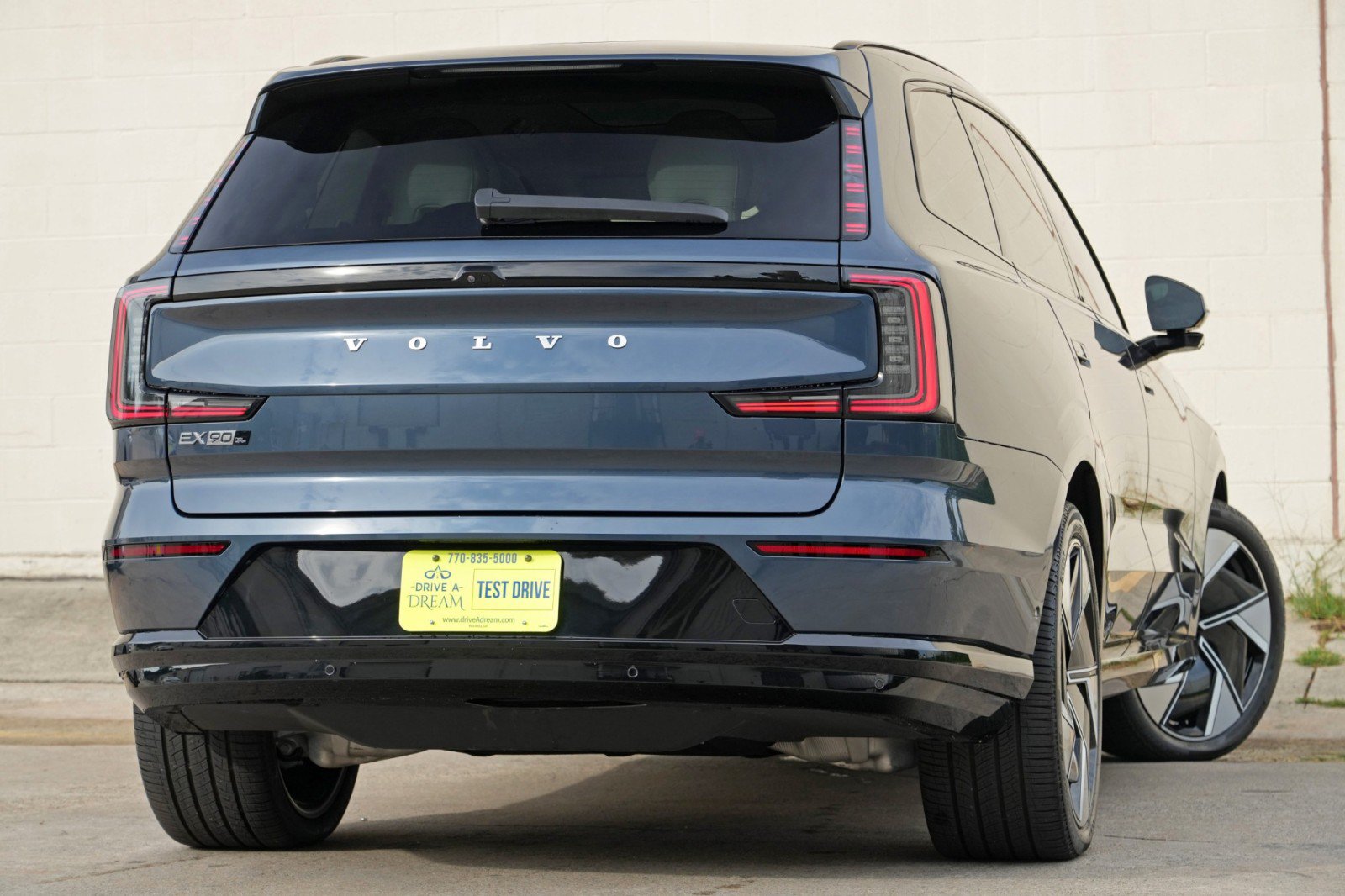 Used 2025 Volvo EX90 Ultra AWD/4WD image 5