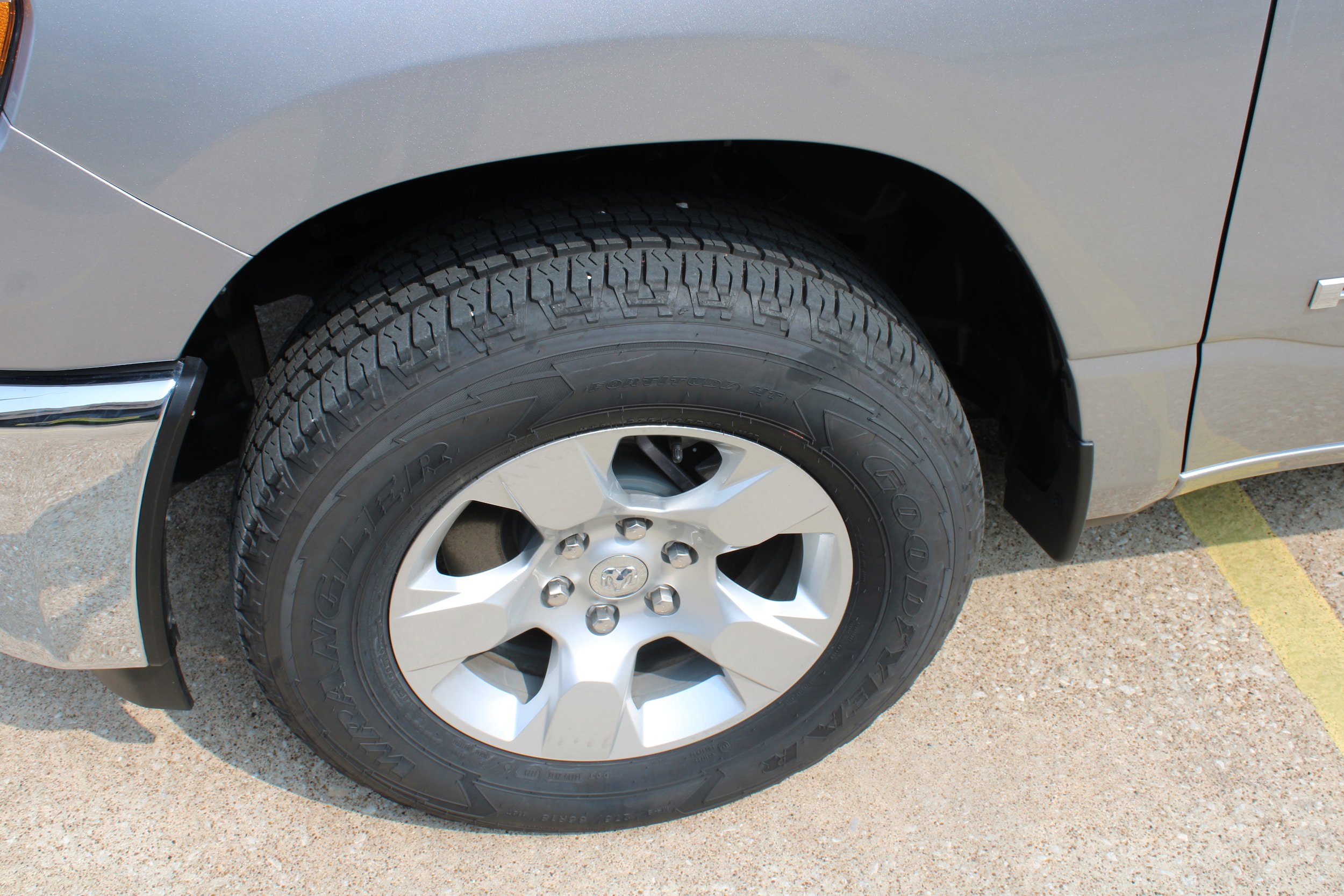 Certified 2025 RAM 1500 Tradesman AWD/4WD image 15