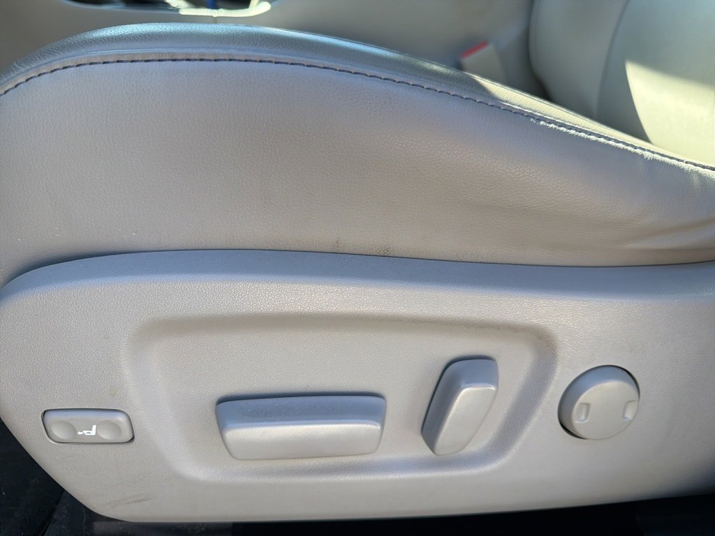 Used 2016 Toyota Highlander XLE image 15