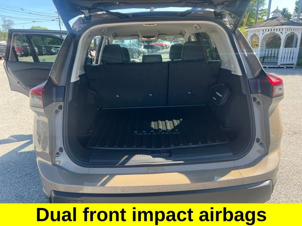 Certified 2025 Nissan Rogue SV image 23