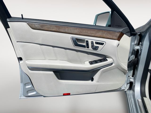 Used 2015 Mercedes-Benz E 350 4MATIC Sedan image 16