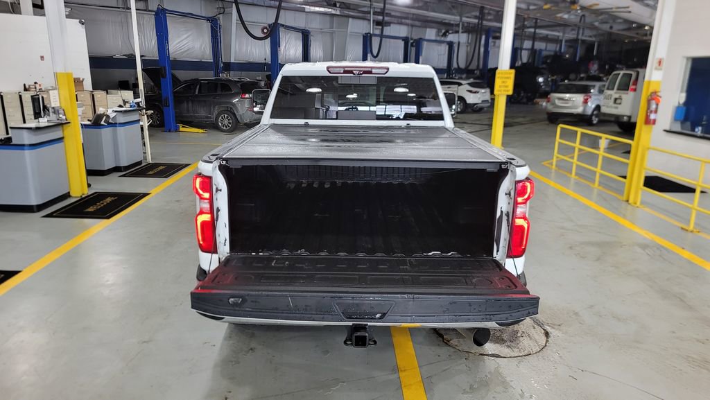 Used 2021 Chevrolet Silverado 2500 LTZ w/ LTZ Premium Package image 11