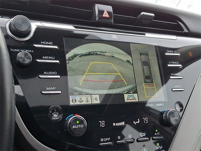 Used 2020 Toyota Camry XLE image 18