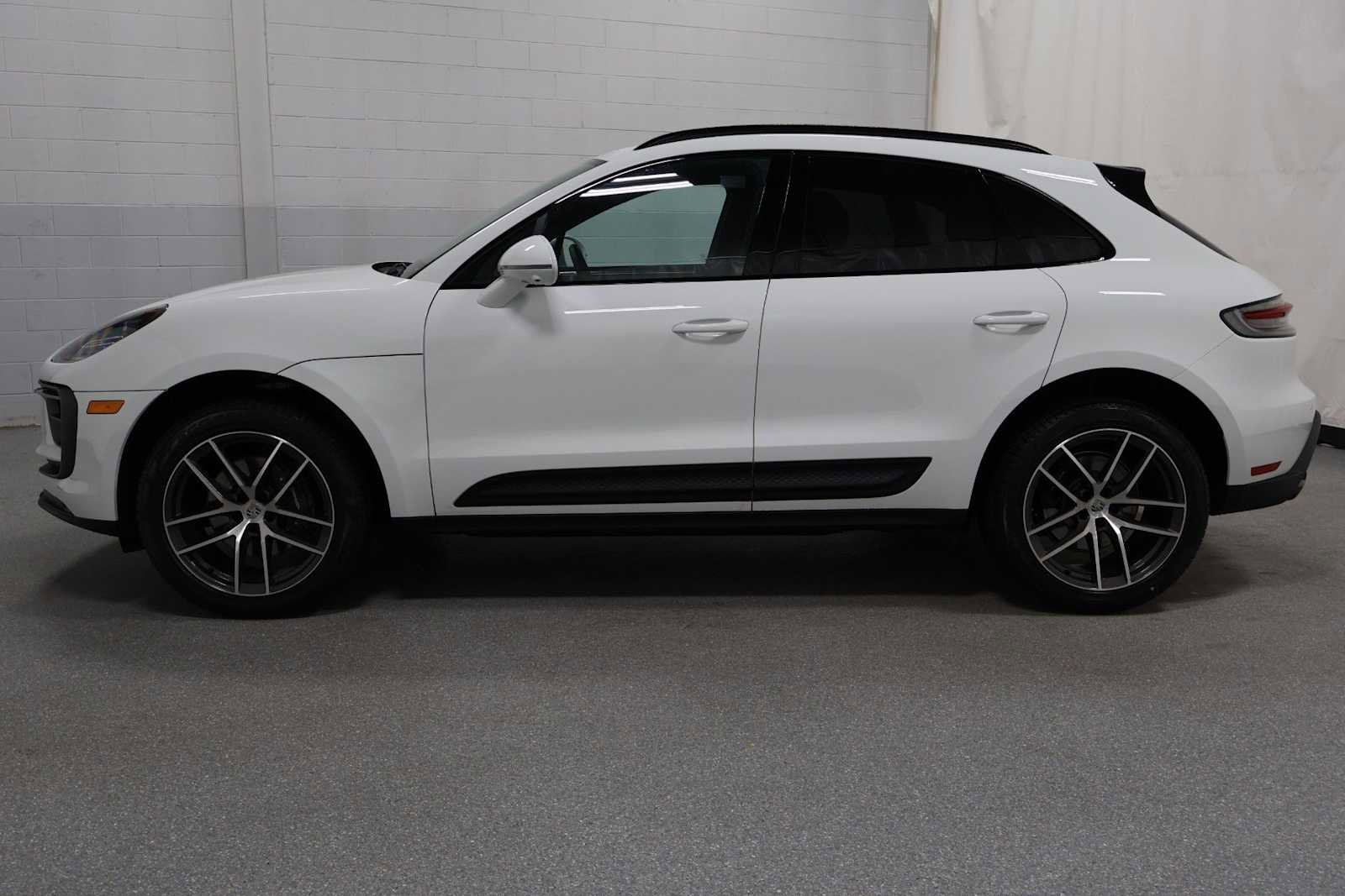 Used 2026 Porsche Macan AWD/4WD video 2