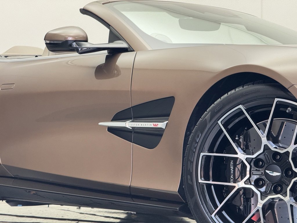 New 2026 Aston Martin Vanquish Convertible image 43