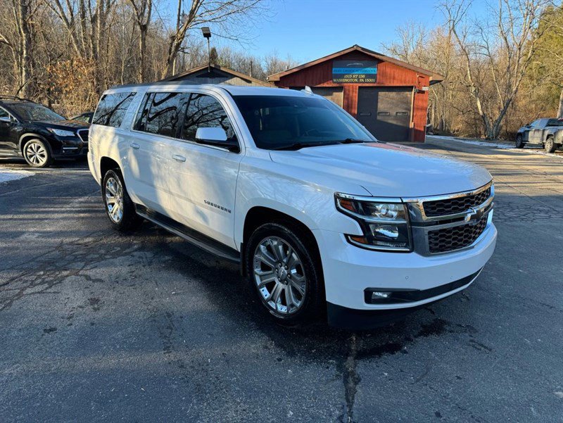 Used 2016 Chevrolet Suburban LT image 3