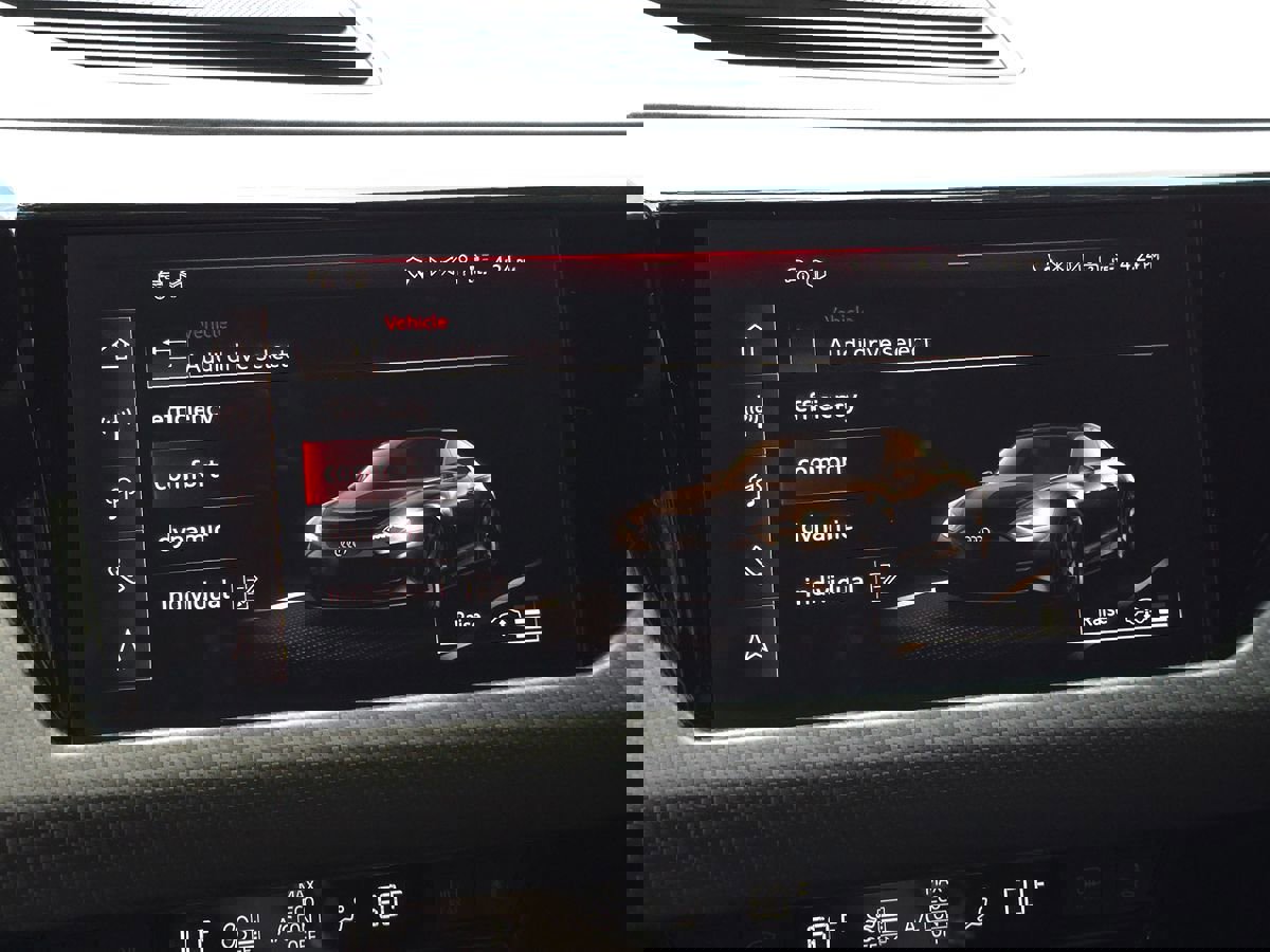 Used 2024 Audi e-tron GT Premium Plus w/ Performance Package image 39