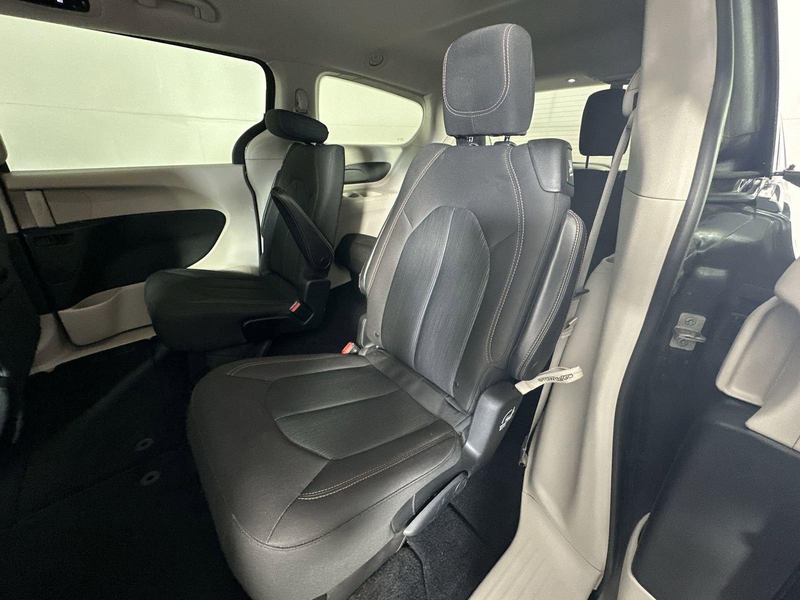 Used 2018 Chrysler Pacifica LX w/ Tire & Wheel Group image 27