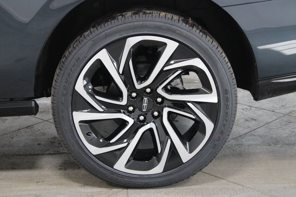 New 2026 Lincoln Navigator Reserve image 18