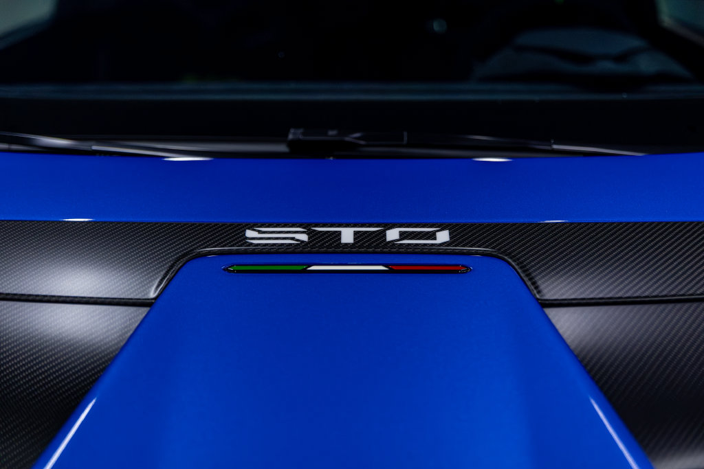 Used 2022 Lamborghini Huracan STO RWD image 6