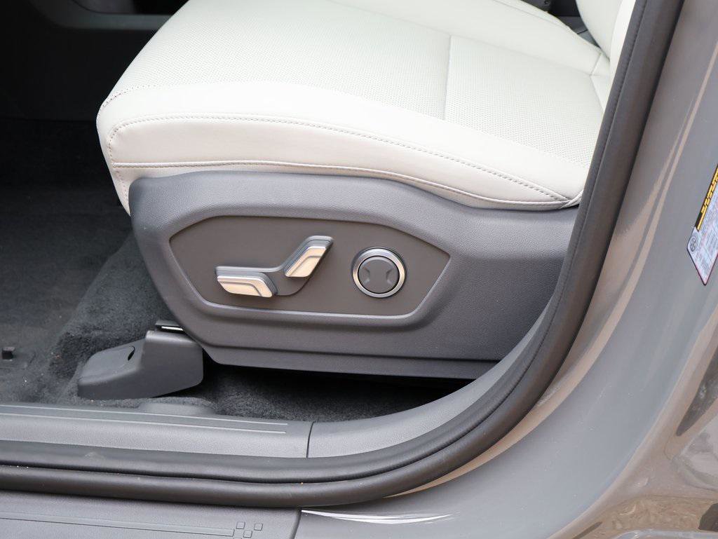 New 2025 Hyundai Santa Fe SEL image 25