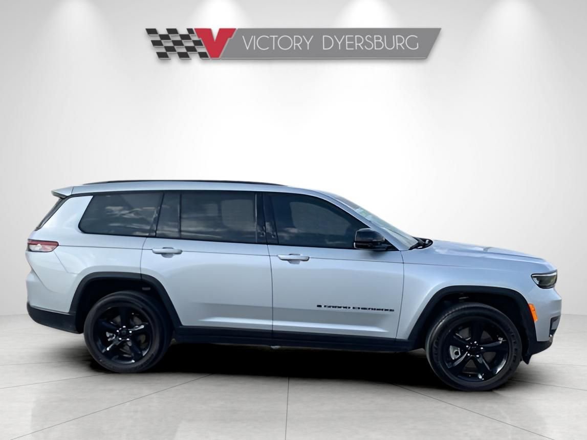 Used 2025 Jeep Grand Cherokee L Altitude image 9