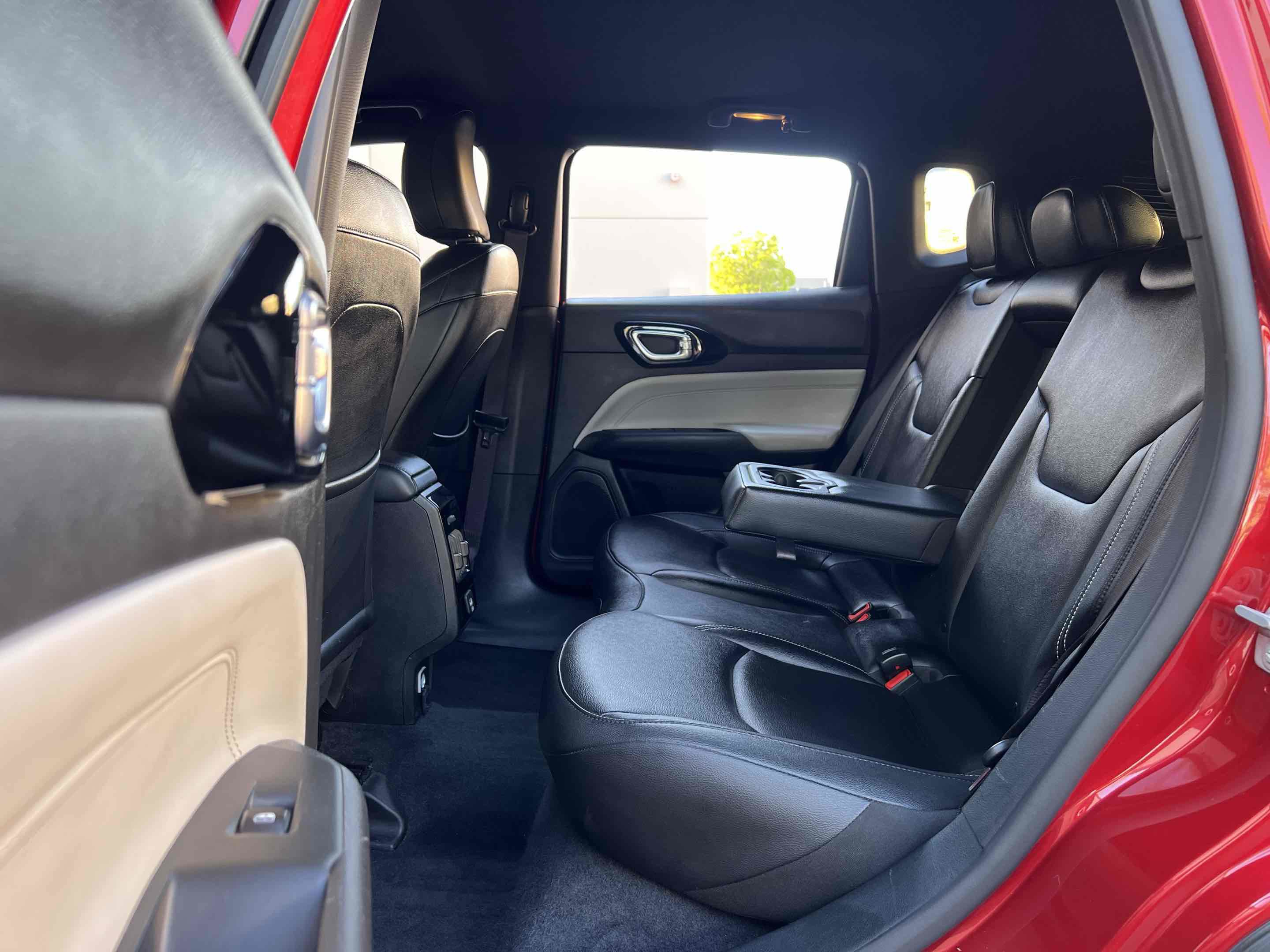 Used 2025 Jeep Compass Limited image 5