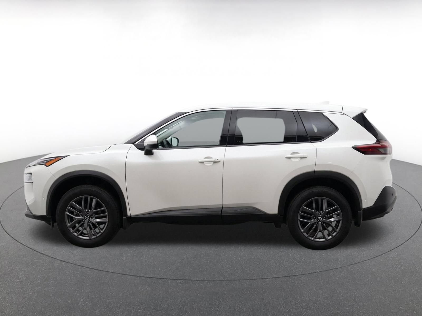 Used 2026 Nissan Rogue SV AWD/4WD image 4