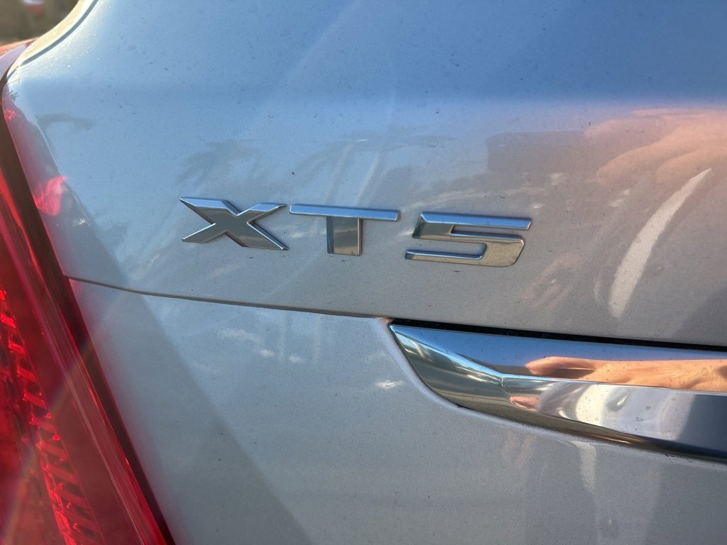 Used 2017 Cadillac XT5 Luxury w/ Driver Awareness Package image 5