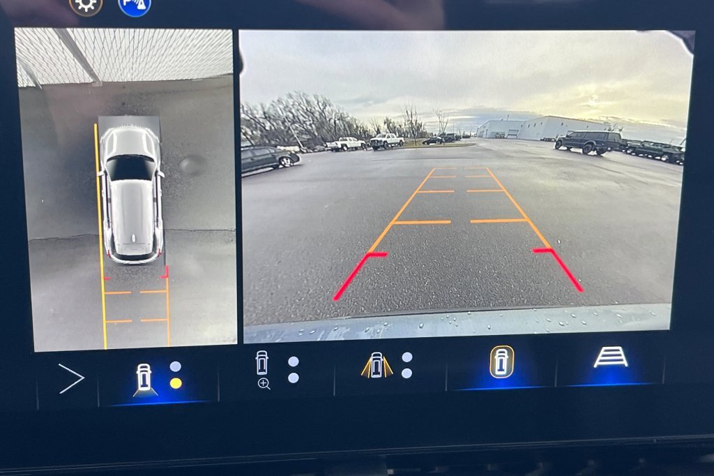 New 2026 Chevrolet Equinox LT w/ Convenience Package II image 16