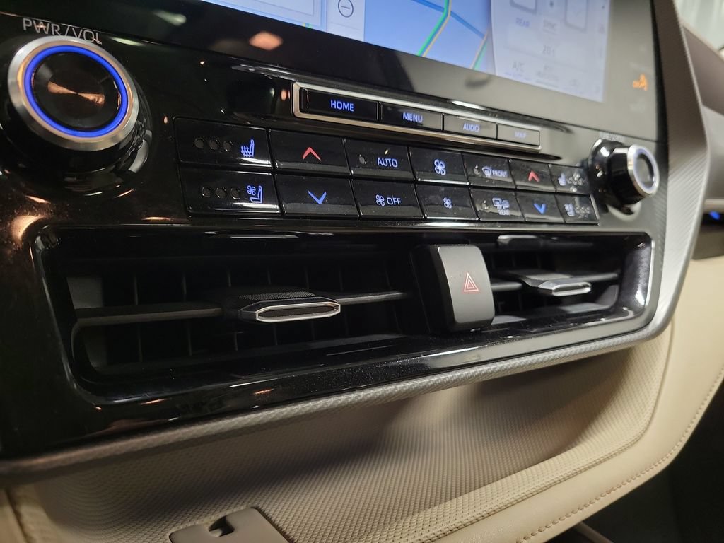Used 2020 Toyota Highlander Platinum AWD/4WD image 21