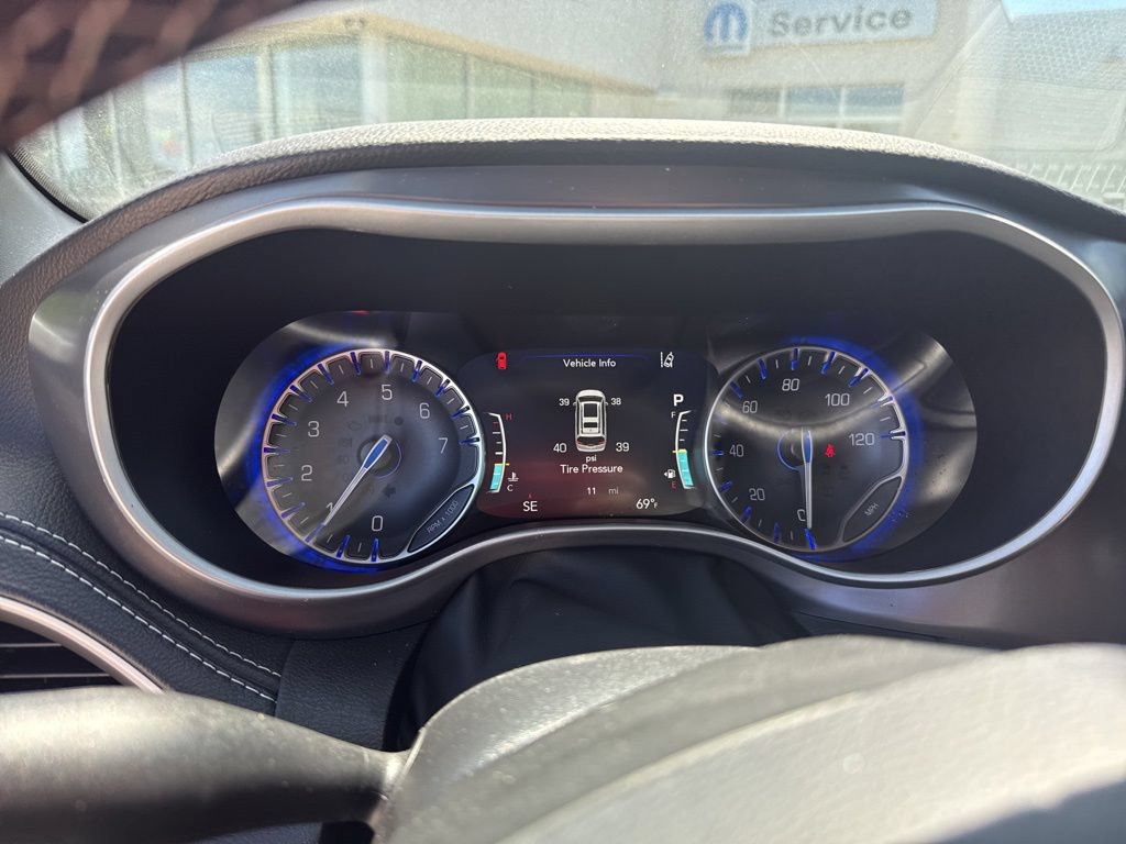 New 2026 Chrysler Pacifica Select AWD/4WD image 9