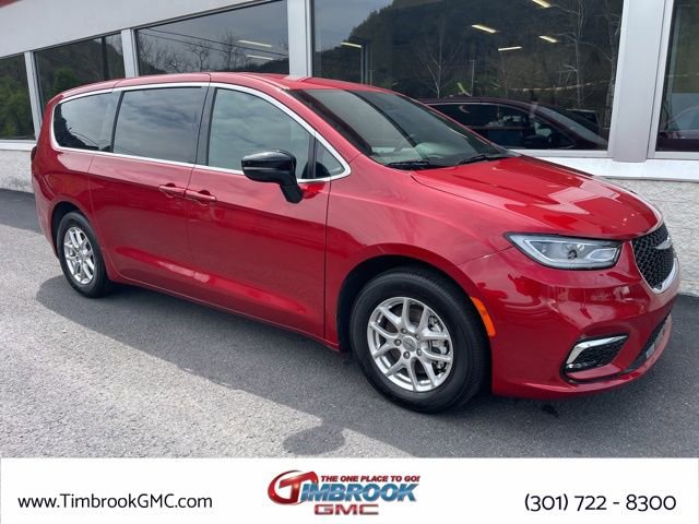 Used 2025 Chrysler Pacifica Select FWD image 1