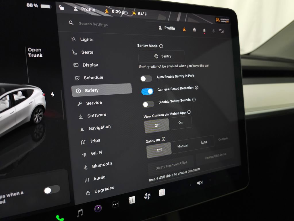 Used 2024 Tesla Model Y Long Range AWD/4WD image 24