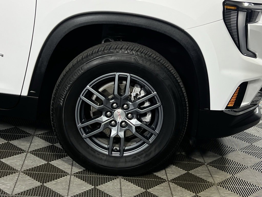 Used 2025 GMC Acadia Elevation image 12