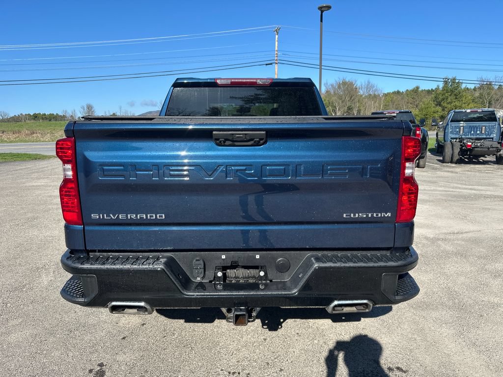 Used 2023 Chevrolet Silverado 1500 Custom Trail Boss AWD/4WD image 4