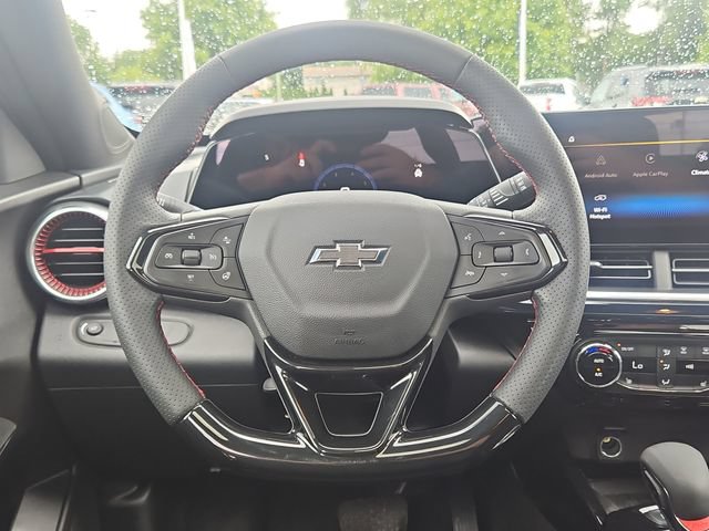 Used 2024 Chevrolet Trax RS w/ Sunroof Package FWD image 15