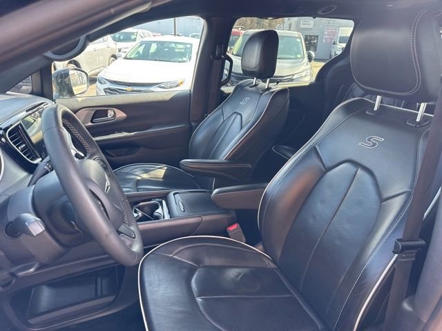 Used 2025 Chrysler Pacifica Limited FWD image 10