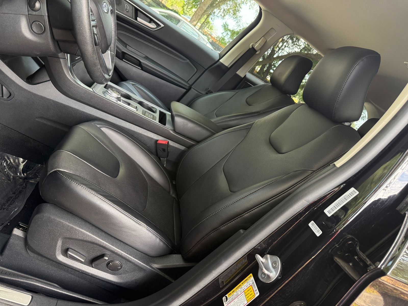 Used 2022 Ford Edge Titanium w/ Equipment Group 301A AWD/4WD image 22