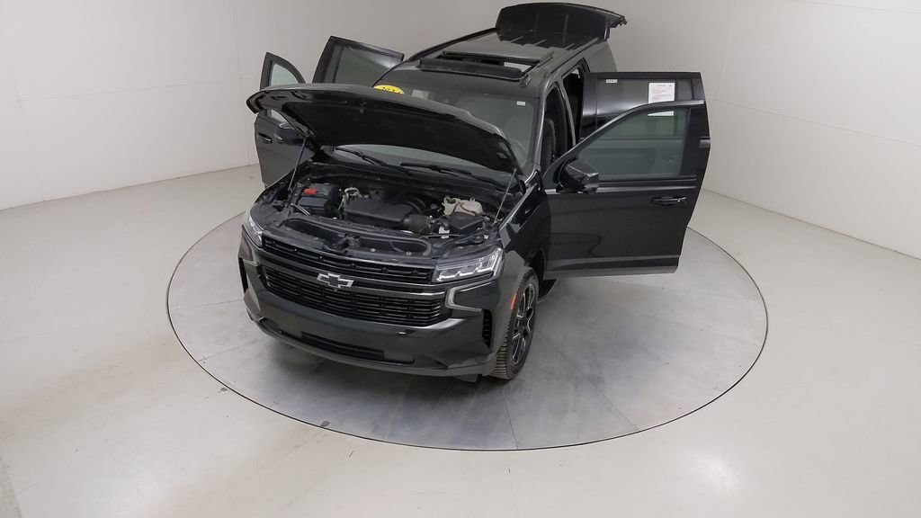 Used 2024 Chevrolet Suburban RST w/ Luxury Package AWD/4WD image 47