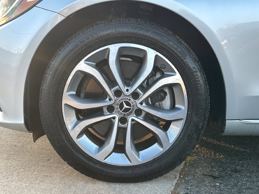 Used 2018 Mercedes-Benz C 300 4MATIC Sedan image 9